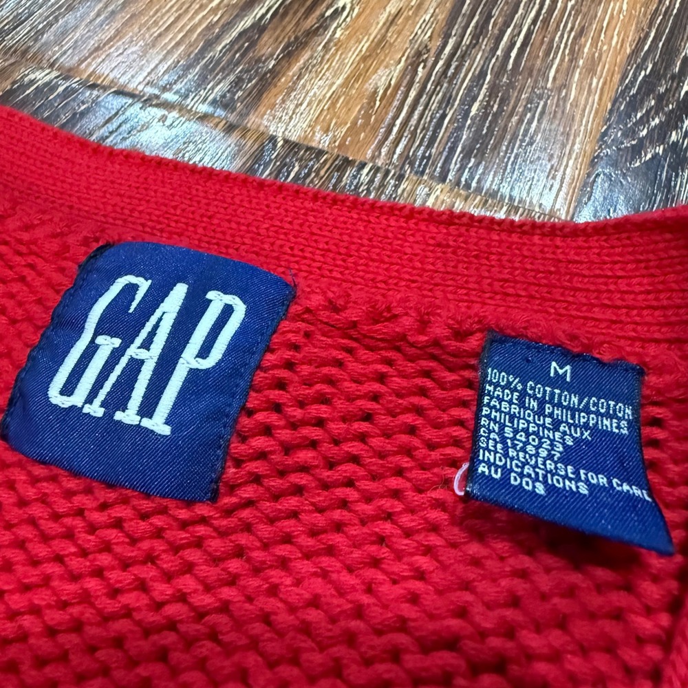 Vintage GAP Men Red Argyle Cotton Cardigan Sweater Medium V-Neck 90s Preppy FLAW - Picture 3 of 6